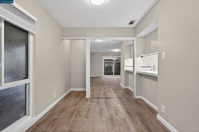 5492 Roundtree Dr A, Concord, CA 94521