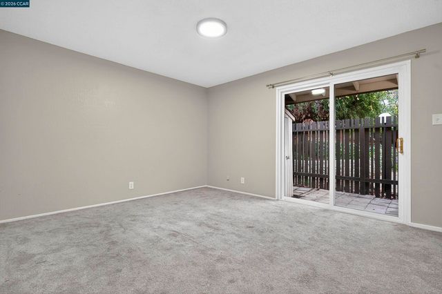 5492 Roundtree Dr A, Concord, CA 94521