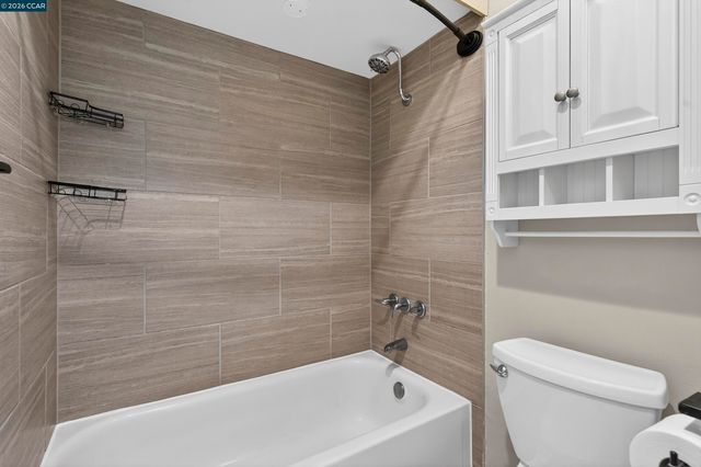 5492 Roundtree Dr A, Concord, CA 94521