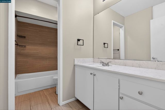 5492 Roundtree Dr A, Concord, CA 94521