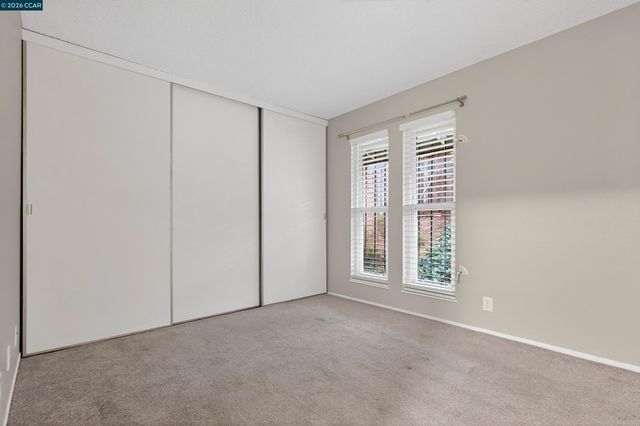 5492 Roundtree Dr A, Concord, CA 94521