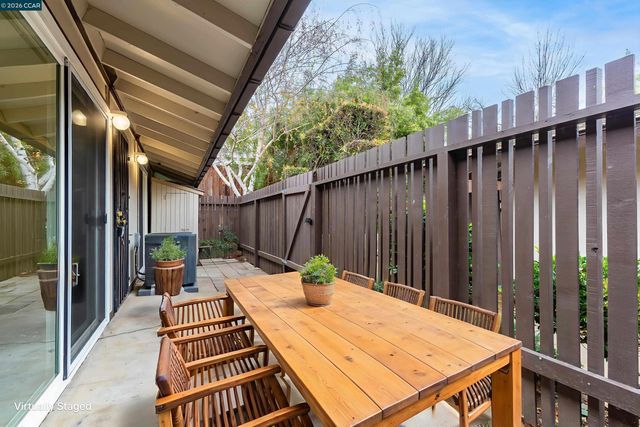 5492 Roundtree Dr A, Concord, CA 94521