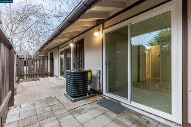 5492 Roundtree Dr A, Concord, CA 94521