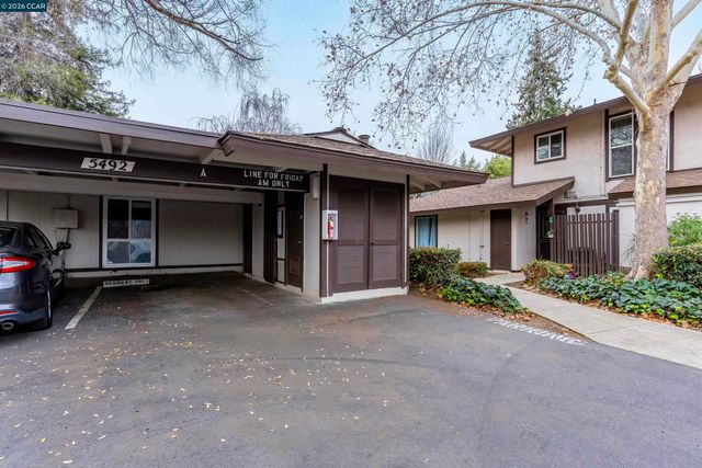 5492 Roundtree Dr A, Concord, CA 94521
