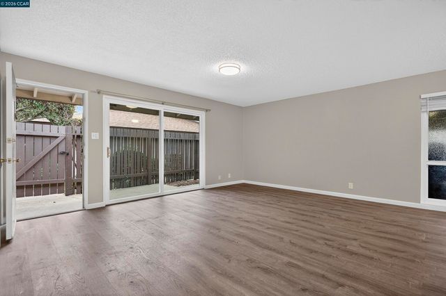 5492 Roundtree Dr A, Concord, CA 94521