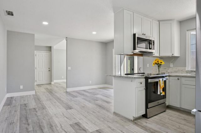 8206 Summerplace Dr, Citrus Heights, CA 95621