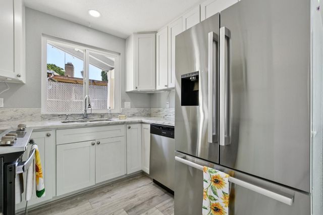 8206 Summerplace Dr, Citrus Heights, CA 95621