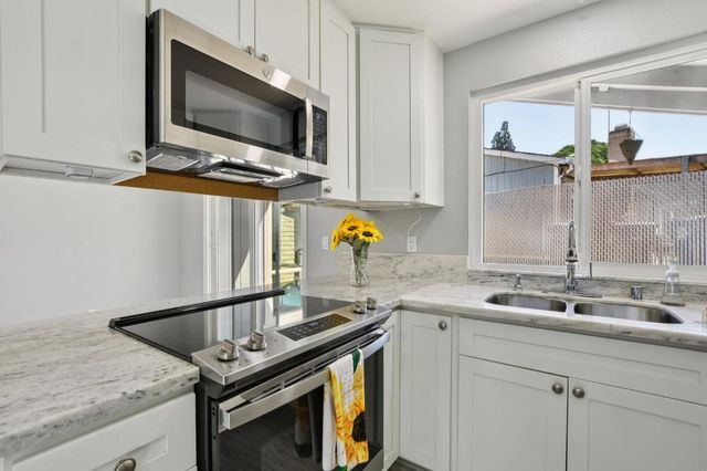 8206 Summerplace Dr, Citrus Heights, CA 95621