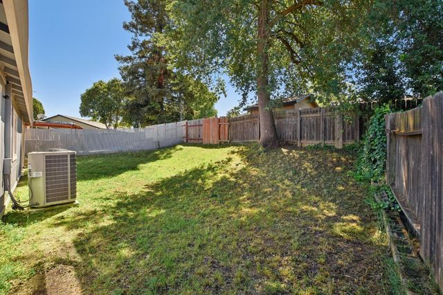 8206 Summerplace Dr, Citrus Heights, CA 95621