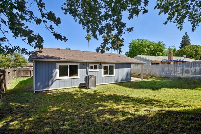 8206 Summerplace Dr, Citrus Heights, CA 95621