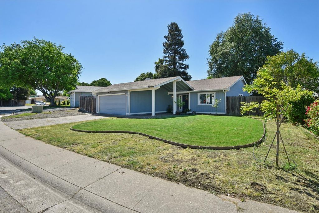 8206 Summerplace Dr, Citrus Heights, CA 95621