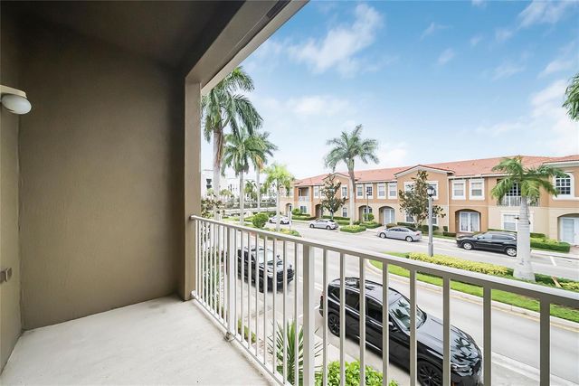 5754 HAMPTON HILLS Boulevard 5754, Tamarac, FL 33321