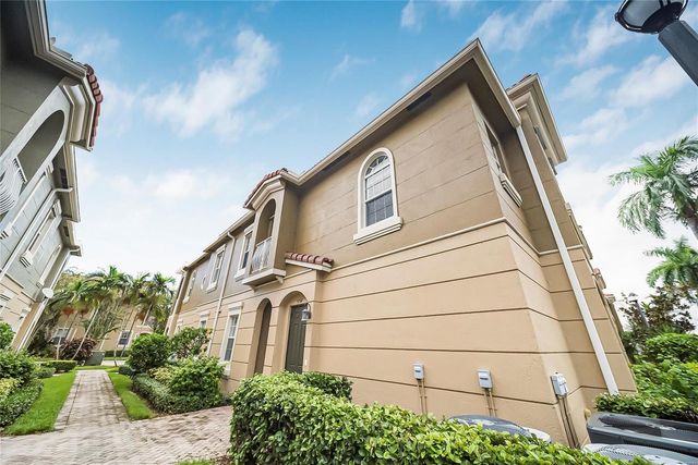 5754 HAMPTON HILLS Boulevard 5754, Tamarac, FL 33321