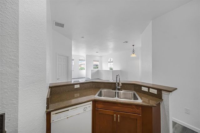 5754 HAMPTON HILLS Boulevard 5754, Tamarac, FL 33321