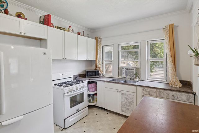 714 W blaine Avenue, Elkhart, IN 46516