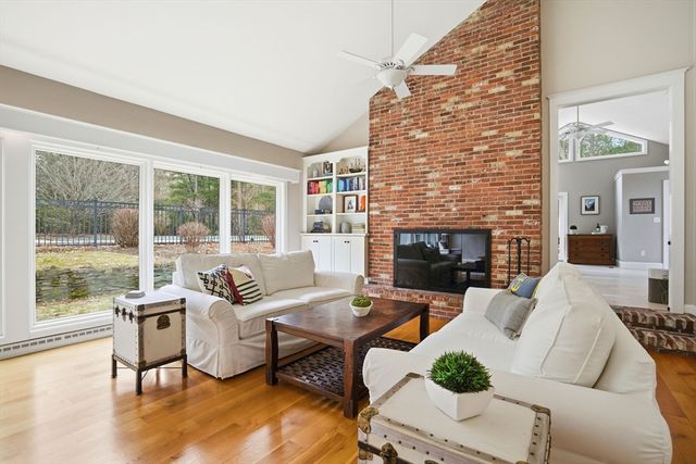 180 Chestnut St, Duxbury, MA 02332