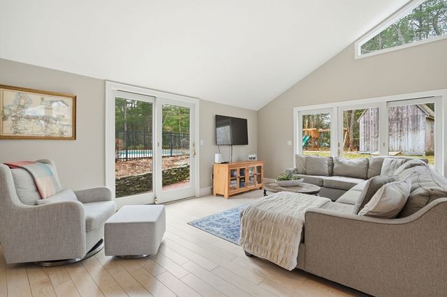 180 Chestnut St, Duxbury, MA 02332