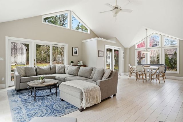 180 Chestnut St, Duxbury, MA 02332