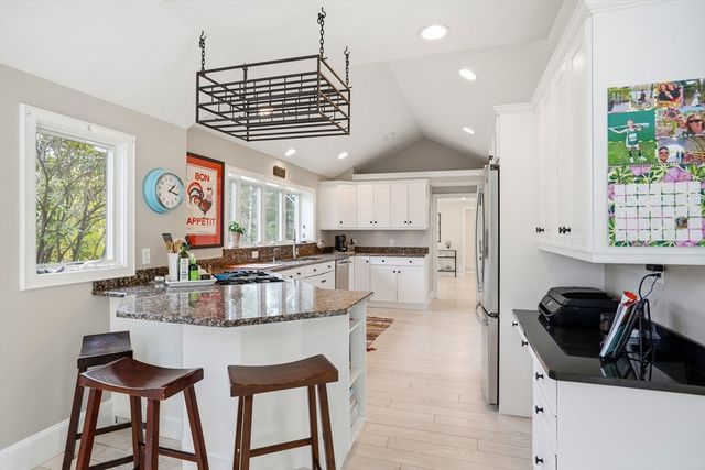 180 Chestnut St, Duxbury, MA 02332