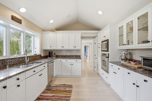 180 Chestnut St, Duxbury, MA 02332