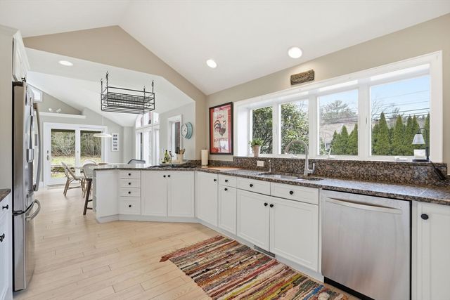 180 Chestnut St, Duxbury, MA 02332