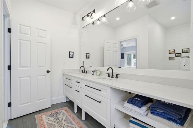 180 Chestnut St, Duxbury, MA 02332