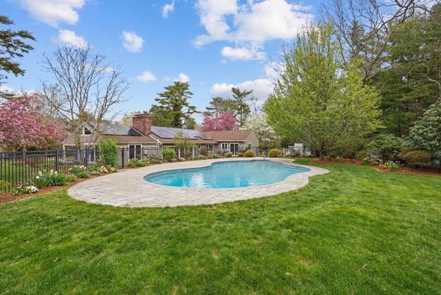 180 Chestnut St, Duxbury, MA 02332