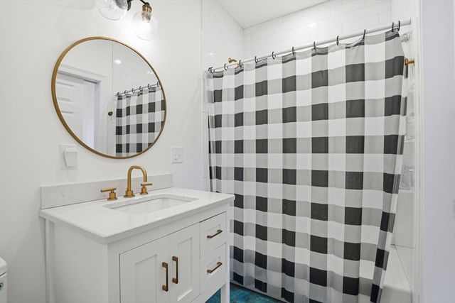 180 Chestnut St, Duxbury, MA 02332