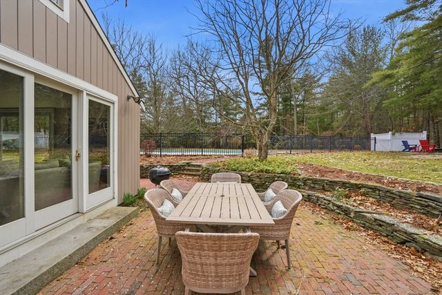 180 Chestnut St, Duxbury, MA 02332