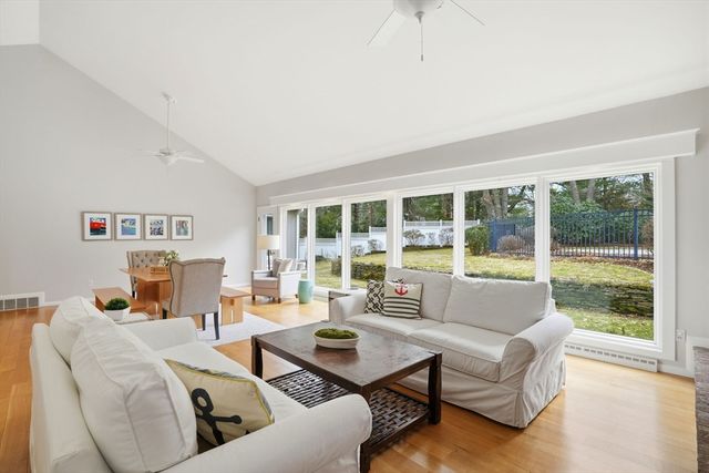 180 Chestnut St, Duxbury, MA 02332