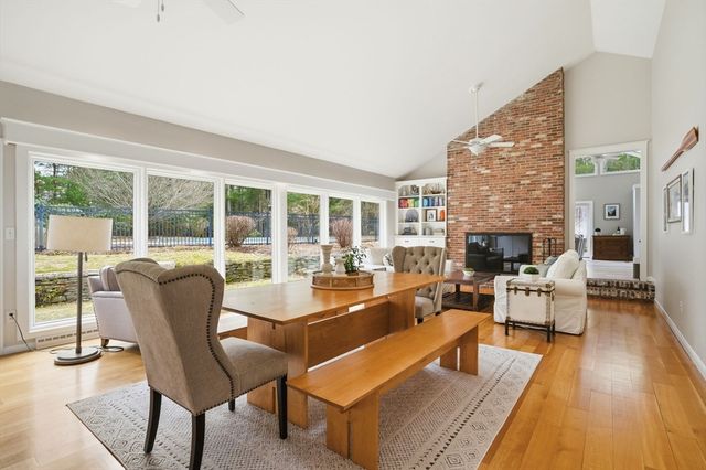 180 Chestnut St, Duxbury, MA 02332