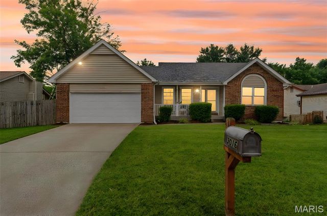 3016 Country Knoll Drive, St Charles, MO 63303