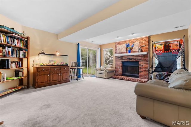 3016 Country Knoll Drive, St Charles, MO 63303