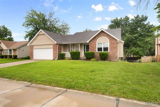 3016 Country Knoll Drive, St Charles, MO 63303
