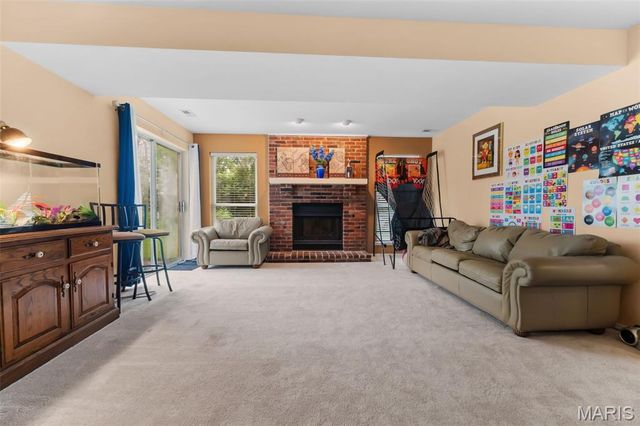 3016 Country Knoll Drive, St Charles, MO 63303