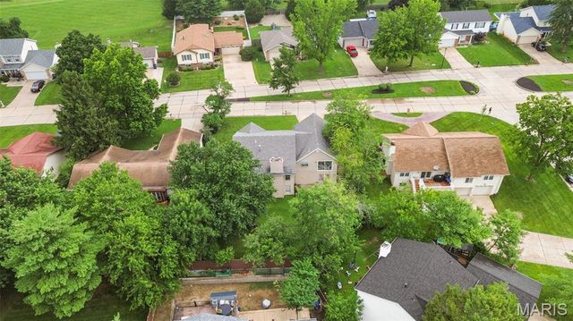 3016 Country Knoll Drive, St Charles, MO 63303