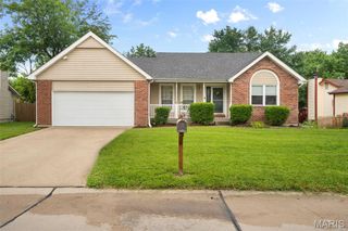 3016 Country Knoll Drive, St Charles, MO 63303