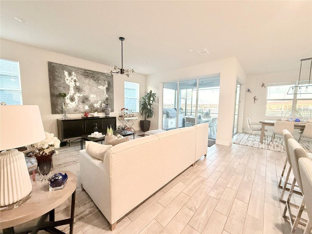 1994 SPRING SHOWER CIRCLE, Kissimmee, FL 34744