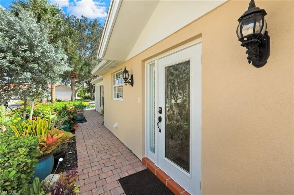 5425 Guadeloupe WAY, NAPLES, FL 34119 — photo 2