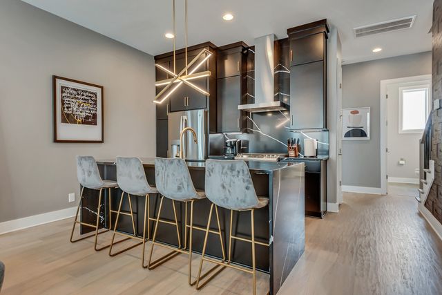 2176 Carson St Apt 20, Nashville, TN 37211