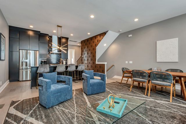 2176 Carson St Apt 20, Nashville, TN 37211