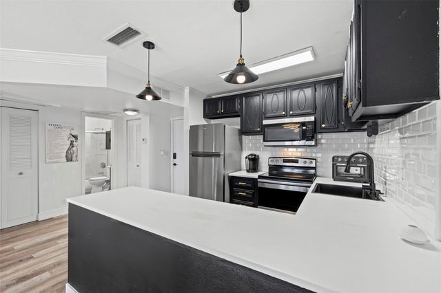 101 E Mcnab Road 219, Pompano Beach, FL 33060