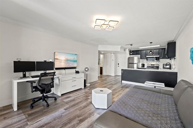 101 E Mcnab Road 219, Pompano Beach, FL 33060