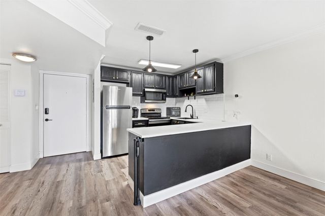 101 E Mcnab Road 219, Pompano Beach, FL 33060