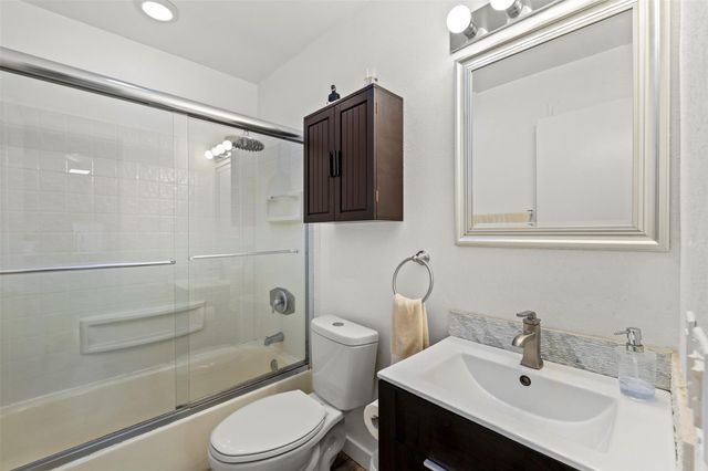 101 E Mcnab Road 219, Pompano Beach, FL 33060