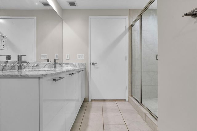 951 Brickell Ave 3107, Miami, FL 33131