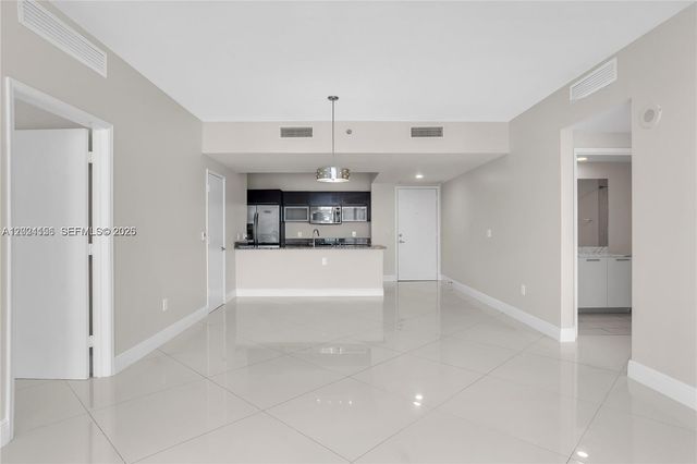 951 Brickell Ave 3107, Miami, FL 33131