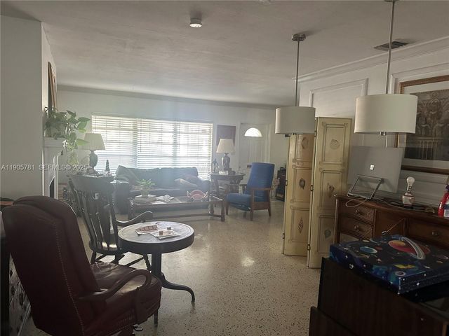 2805 NE 16th Ave, Wilton Manors, FL 33334