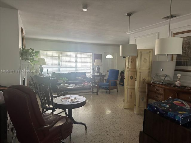 2805 NE 16th Ave, Wilton Manors, FL 33334