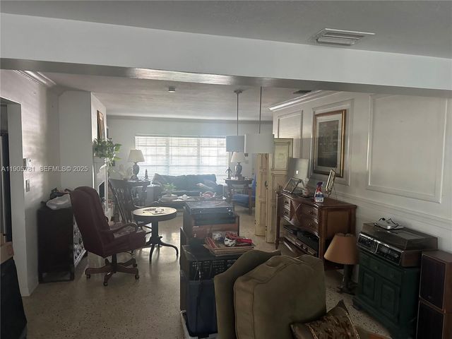 2805 NE 16th Ave, Wilton Manors, FL 33334